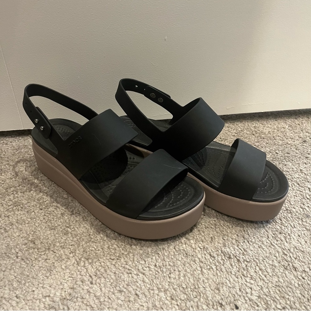 Crocs Brooklyn wedge sandal